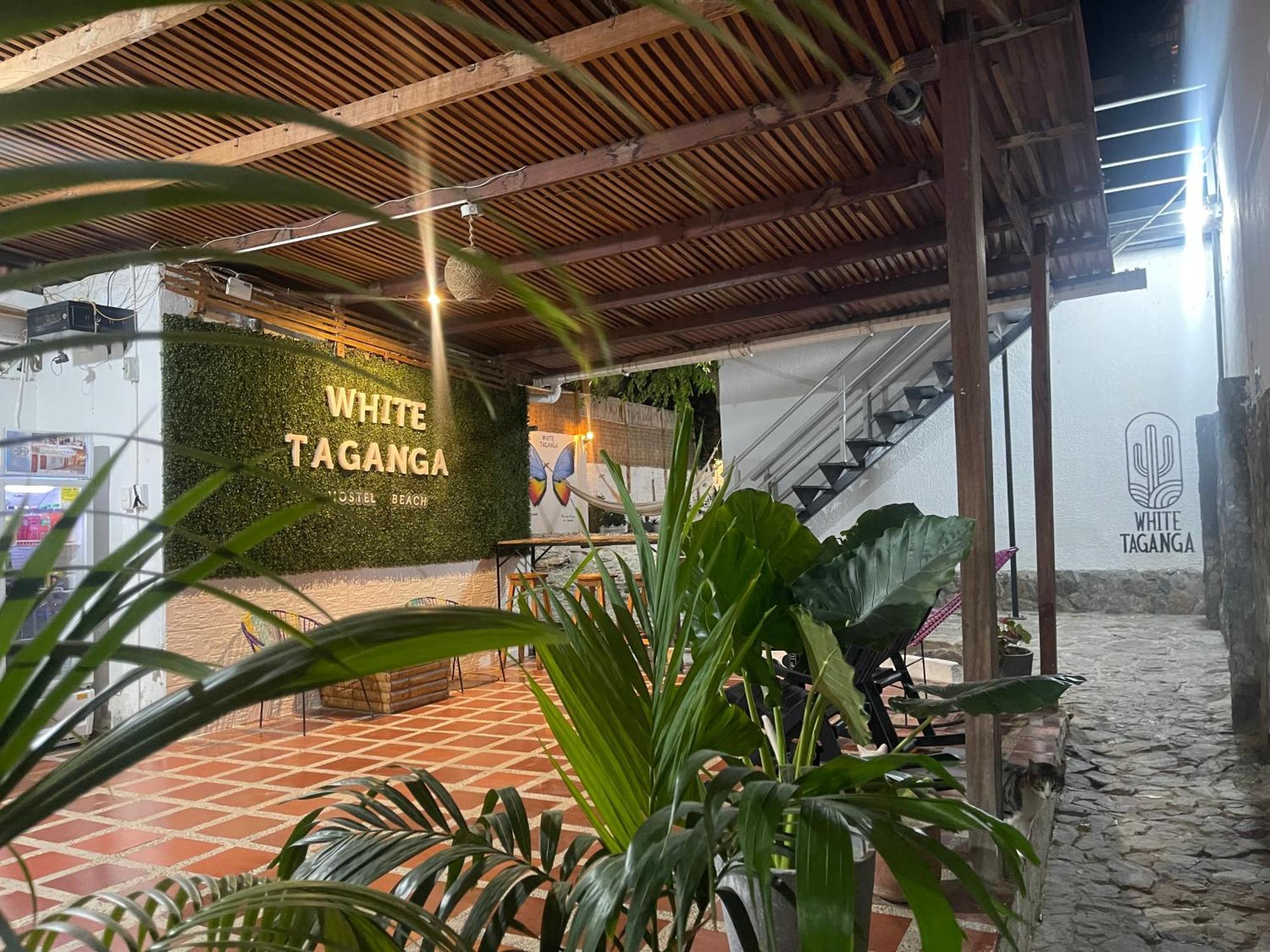 White Taganga Hotel Exterior photo